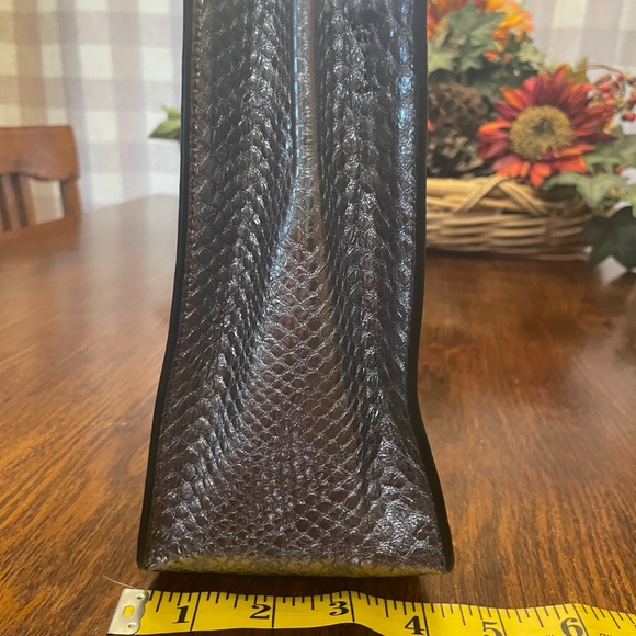 Michael Kors Mercer satchel and crossbody - Picture 6 of 16